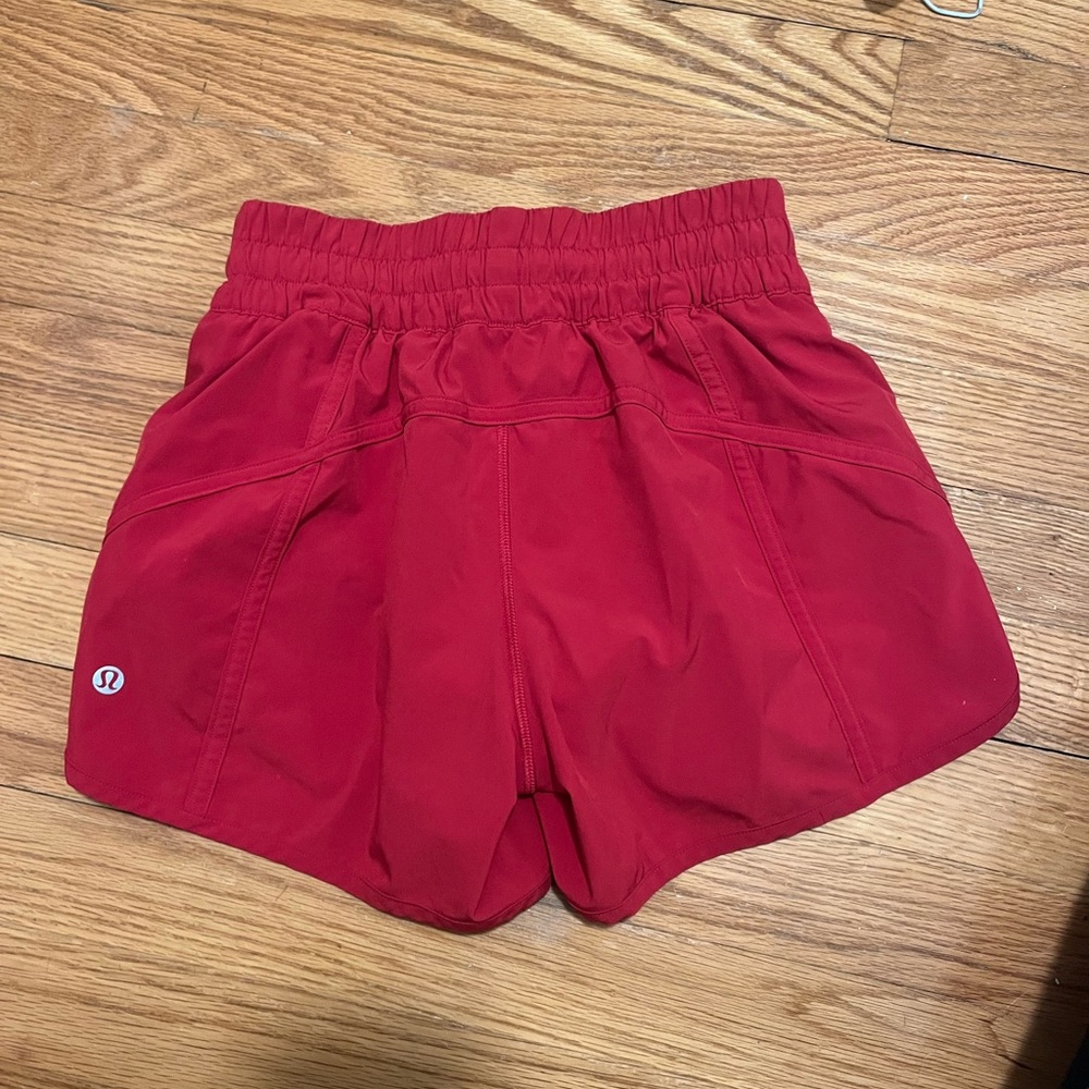 Lululemon Tracker Low-Rise Lined Short